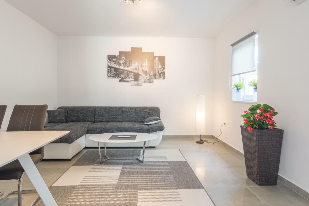 Luxury Apartment Melissa Vodice Exterior photo