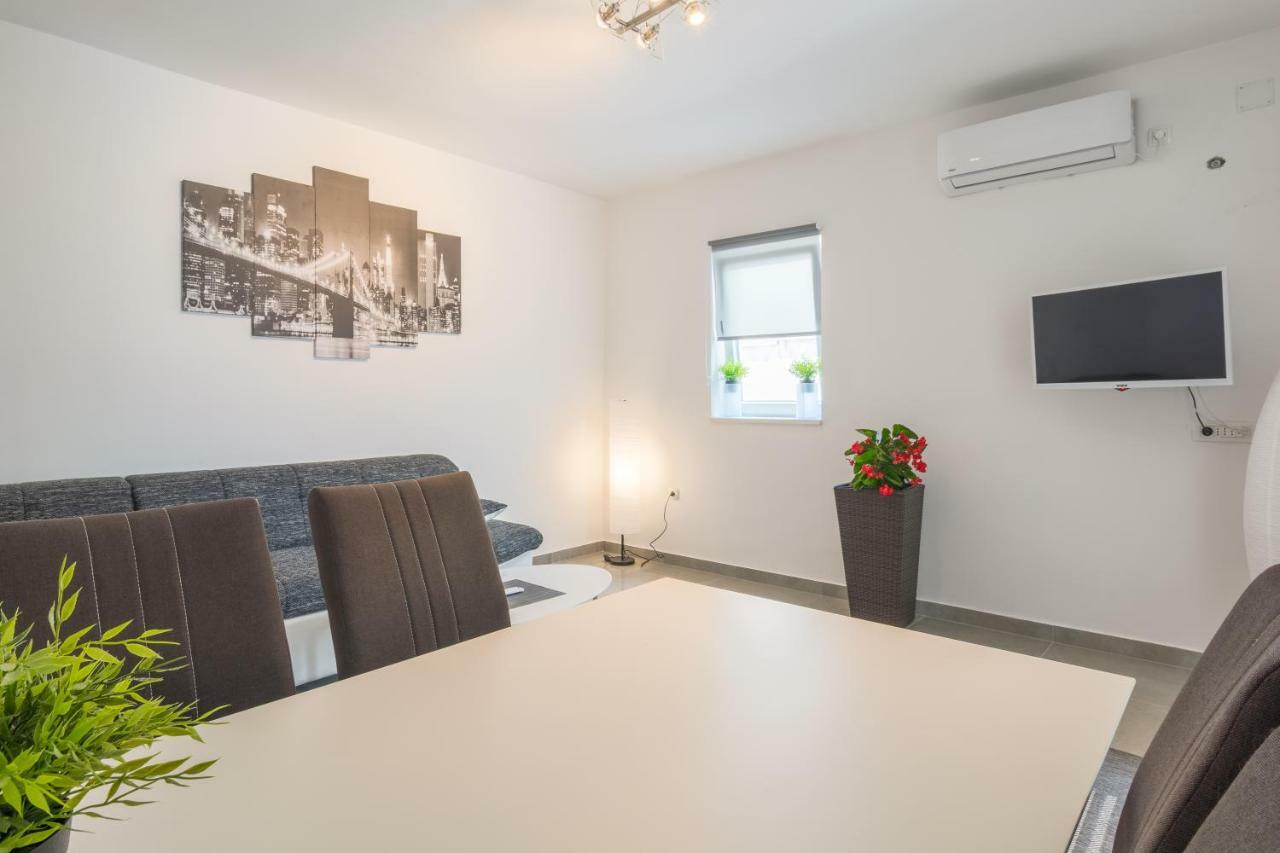 Luxury Apartment Melissa Vodice Exterior photo