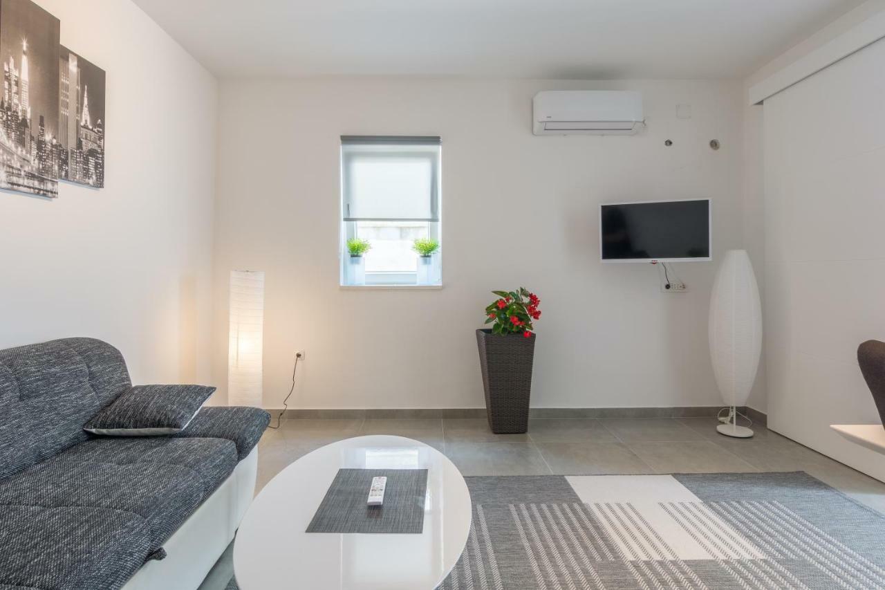 Luxury Apartment Melissa Vodice Exterior photo