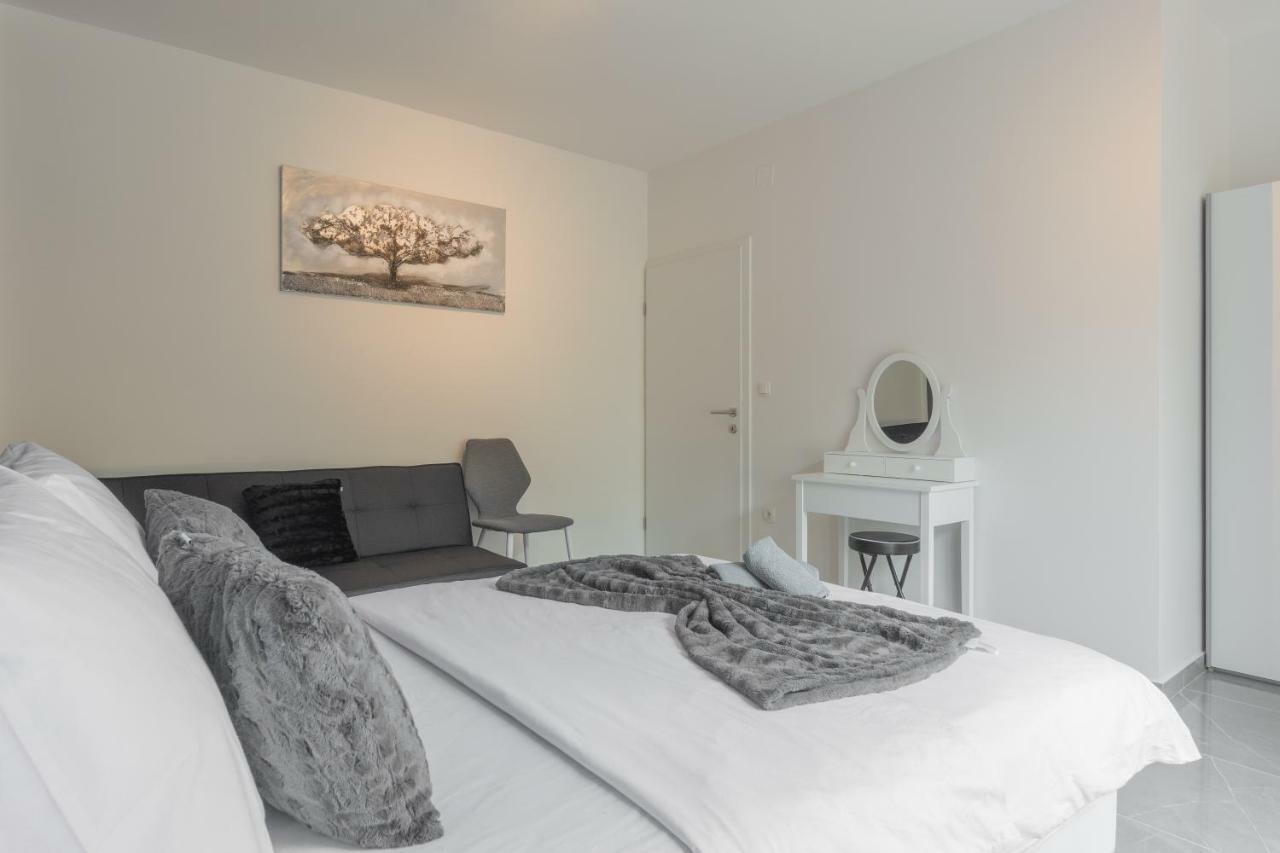 Luxury Apartment Melissa Vodice Exterior photo